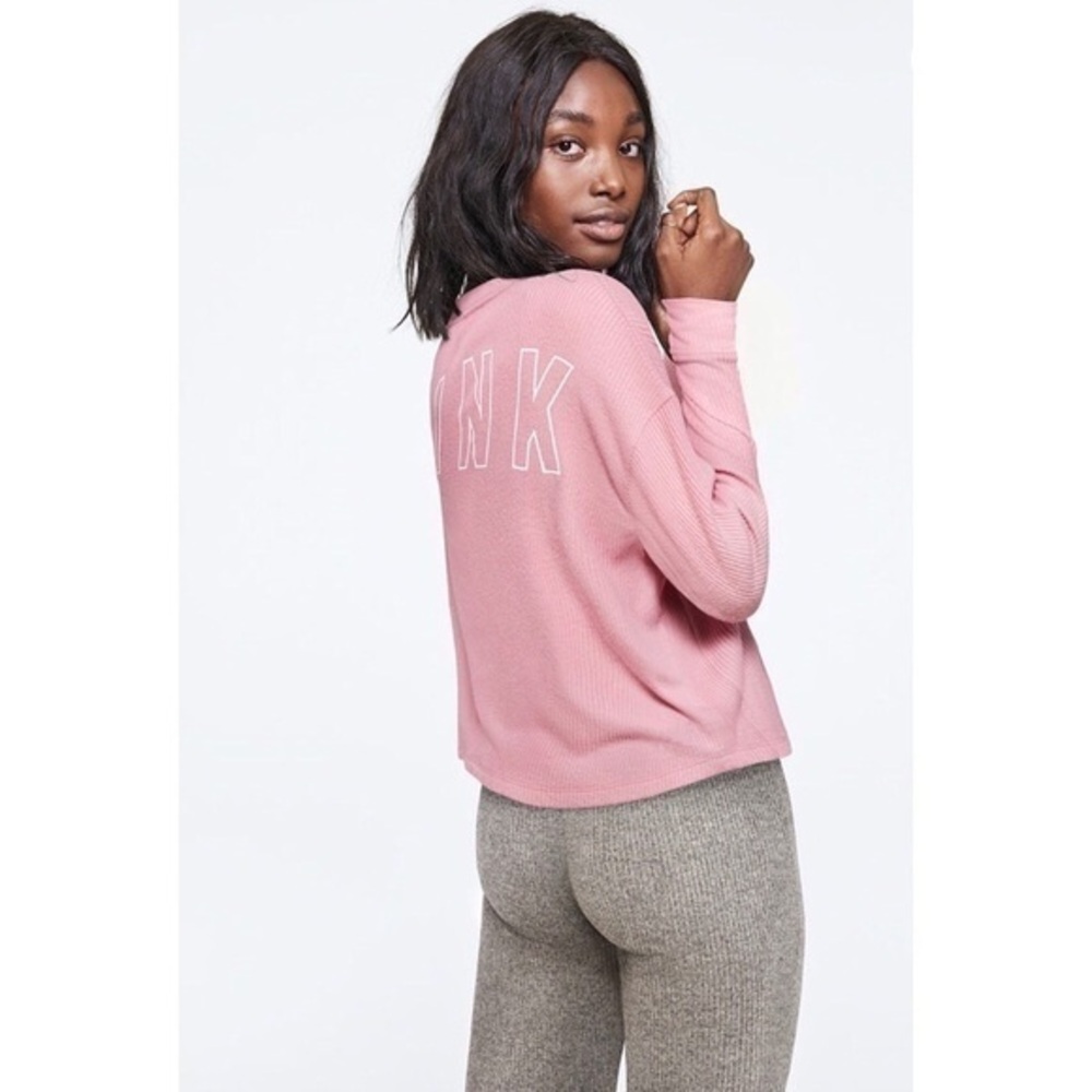 PINK VICTORIA’S SECRET LONG SLEEVE CREWNECK TEE LARGE